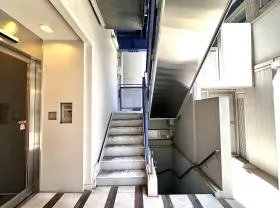 仁大ビルの外観