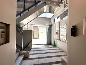 仁大ビルの外観