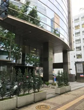 新横浜ナラビルの外観