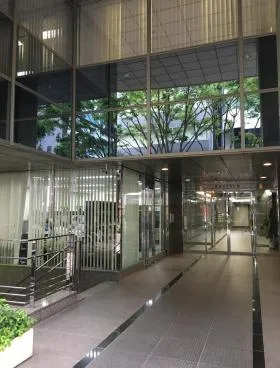 新横浜ナラビルの外観