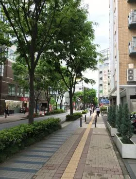 新横浜ナラビルの外観