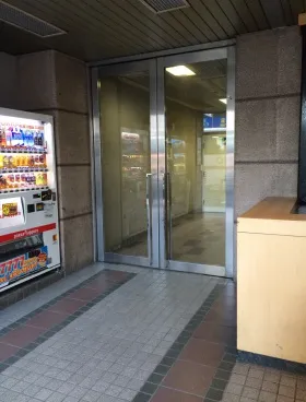 和泉屋ビルの外観