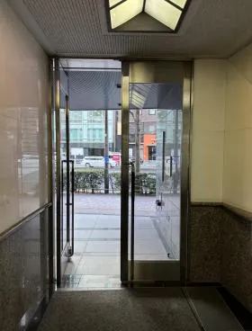 クロスサイド田町ビルの外観