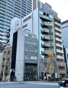 クロスサイド田町ビルの外観