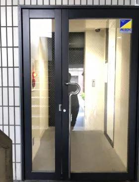 室町フェニックスビルの外観