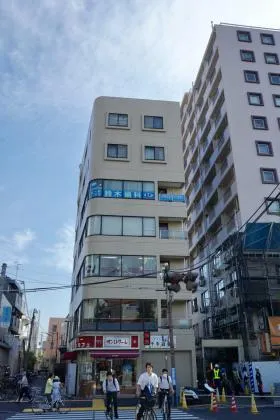小川ビルの外観