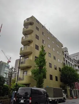 駿河台スカイビルの外観
