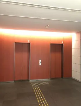 読売立川ビルの外観
