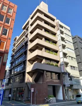 扇ビルの外観