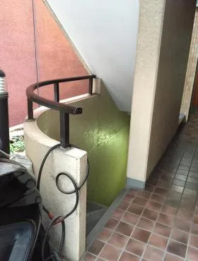 三雄舎ビルの外観