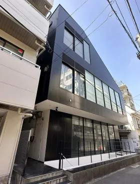 Qiz青山(クイズ青山)の外観
