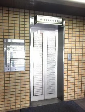 大島屋ビルの外観