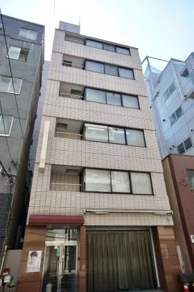 渥美ビルの外観