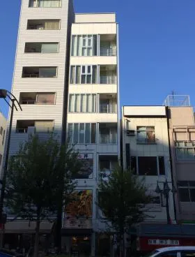 FUJIビルの外観