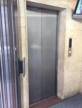 烏森通りビルの外観