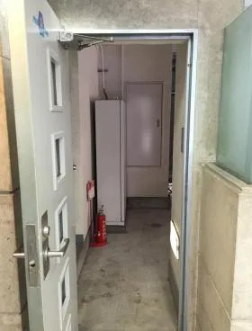 ルート浜町の外観