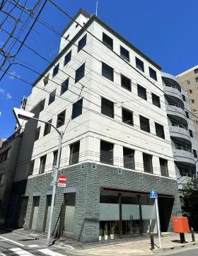 ルート浜町の外観