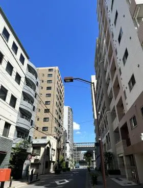 ルート浜町の外観
