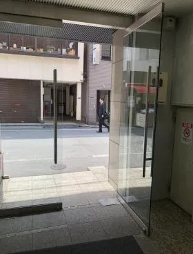 山市ビルの外観
