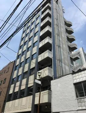 アマデウスビルの外観
