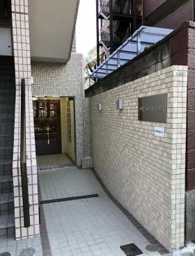 坪田ビルの外観