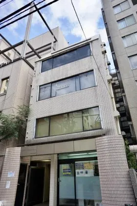 ローズベイ新富町の外観