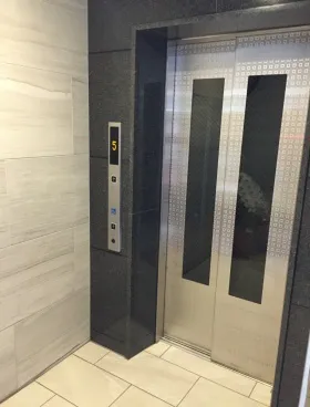 ティアラグレイス銀座タワーの外観