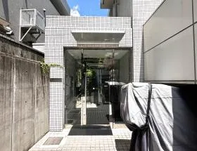 代官山ウエストビルの外観
