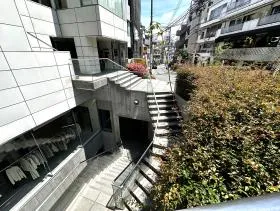 代官山ウエストビルの外観