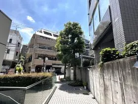 代官山ウエストビルの外観