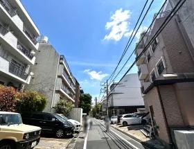 左に曲がったら直進する