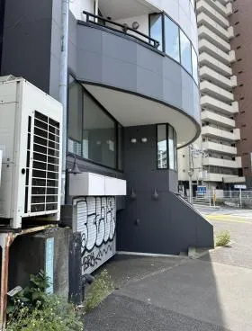青葉台4丁目一棟ビルの外観