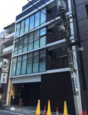 山﨑西新宿ビルの外観
