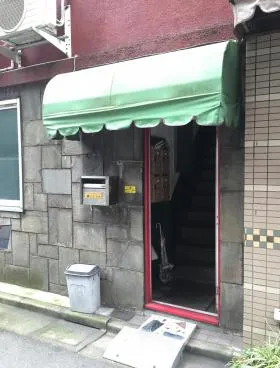 柳ビルの外観