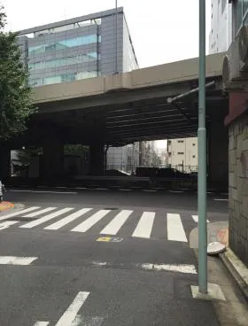 柳ビルの外観