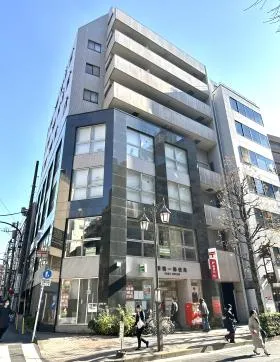 御苑ビルの外観