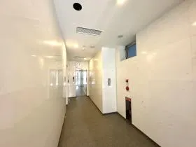 御苑ビルの外観