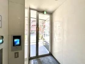 御苑ビルの外観