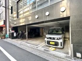 御苑ビルの外観