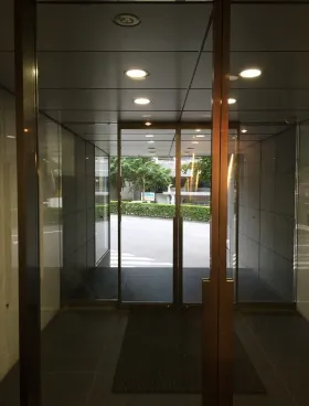 全研プラザの外観