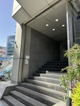 全研プラザの外観