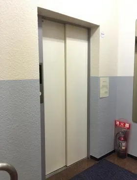 銀松ビルの外観