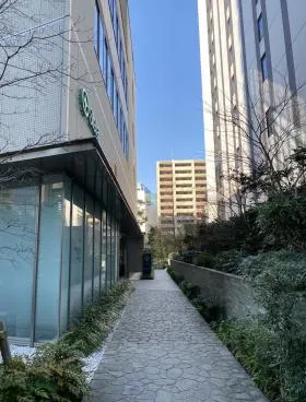 Sumビルの外観
