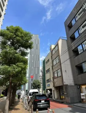キャビネットビルの外観