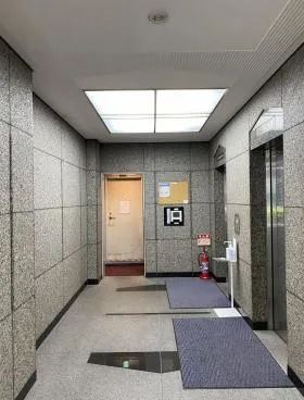 鉄信ビルの外観
