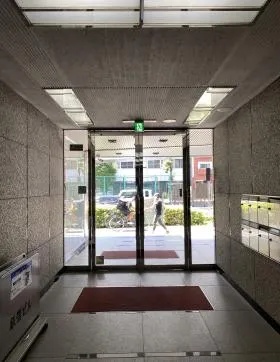 鉄信ビルの外観