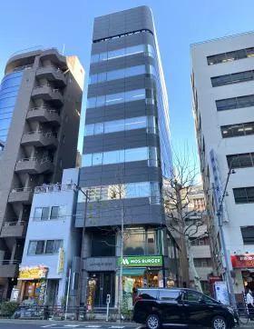 共和15番館ビルの外観