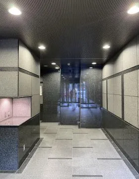 共和15番館ビルの外観