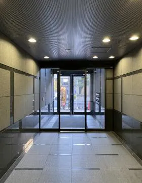 共和15番館ビルの外観