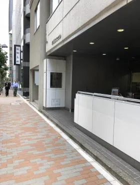 京橋グラスゲート(旧:京橋富士ビル)ビルの外観